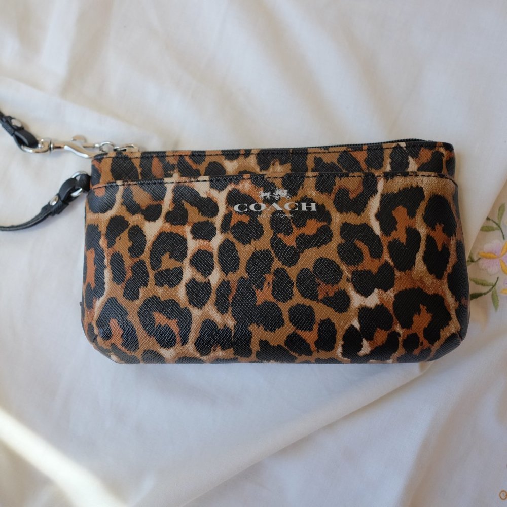 NWOT Coach Cheetah Print Large Wristlet